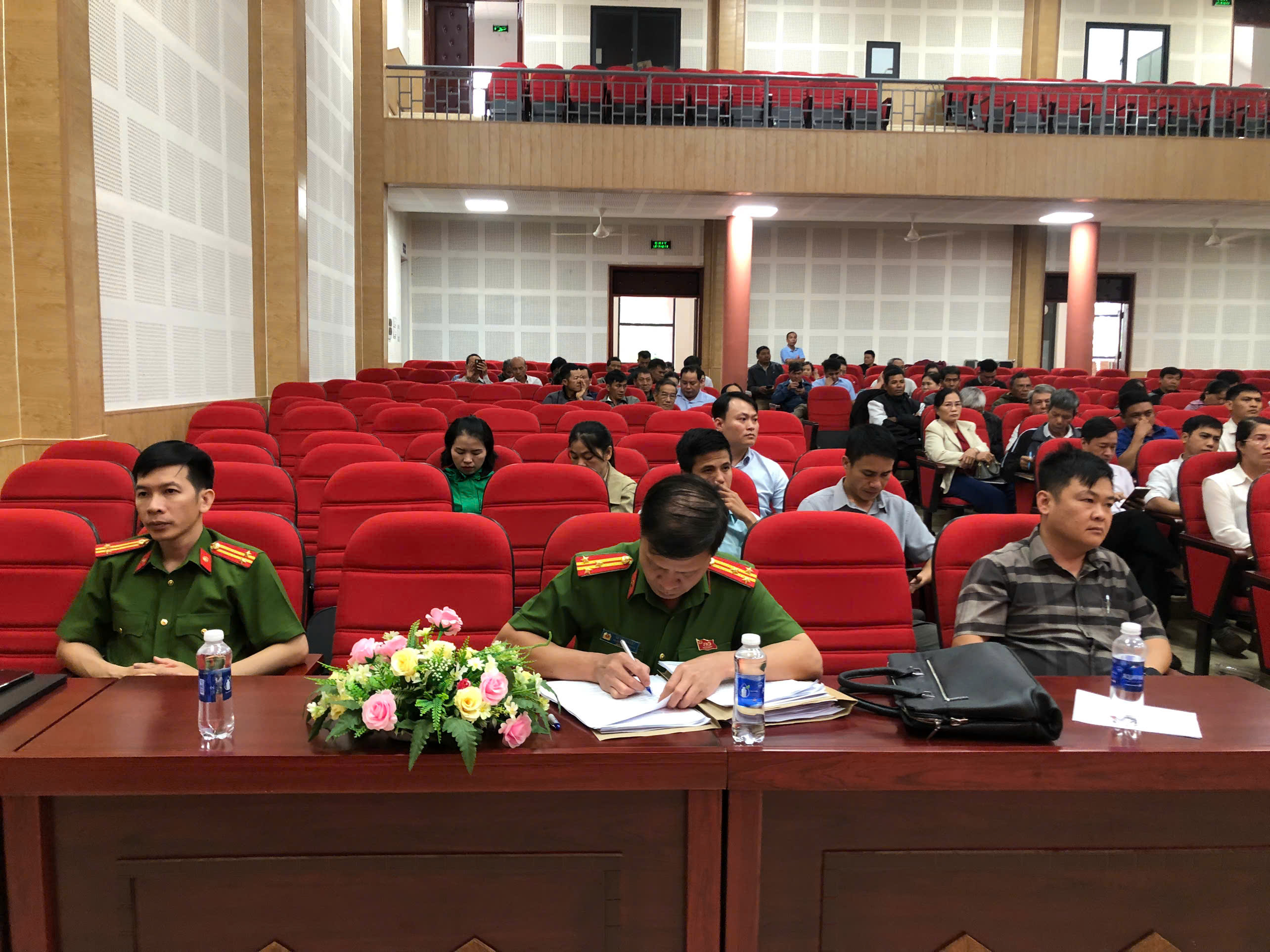 các đại biểu tham dự hội nghị